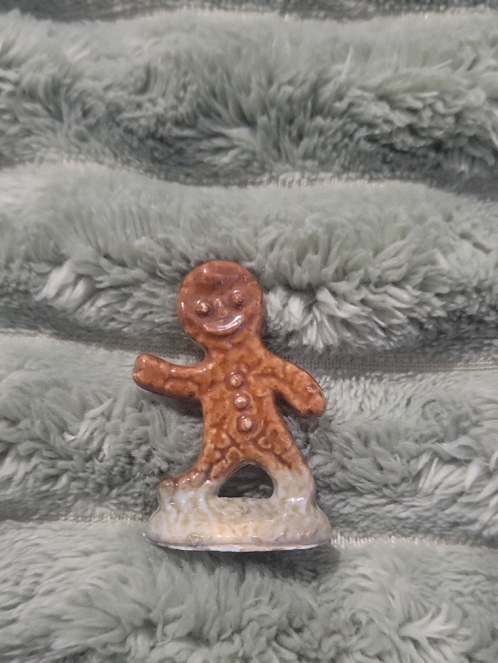 Ceramic Gingerbread Man Figurine - Brown & Cream